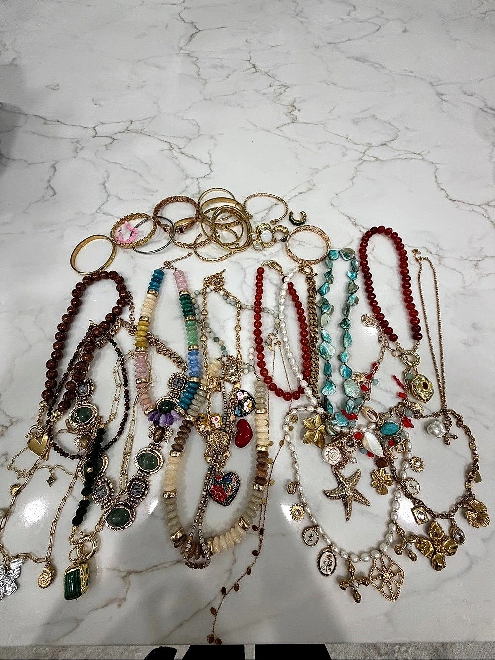Assorted jewelry lot